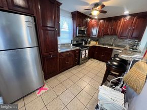 1117 Saint Vincent Street, Philadelphia PA 19111