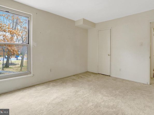 8300 Tobin Road 23, Annandale VA 22003