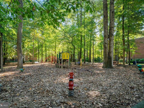 8300 Tobin Road 23, Annandale VA 22003