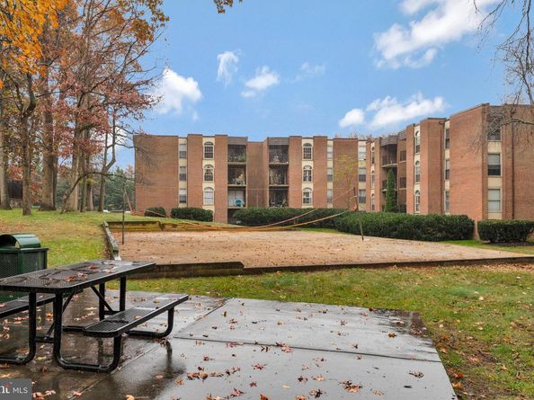 8300 Tobin Road 23, Annandale VA 22003