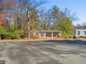 2745 N Radford Street, Arlington VA 22207