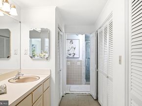 2745 N Radford Street, Arlington VA 22207