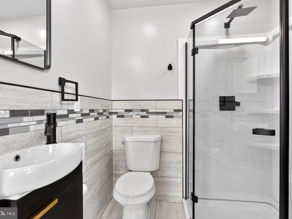 1808 W Susquehanna Avenue, Philadelphia PA 19121