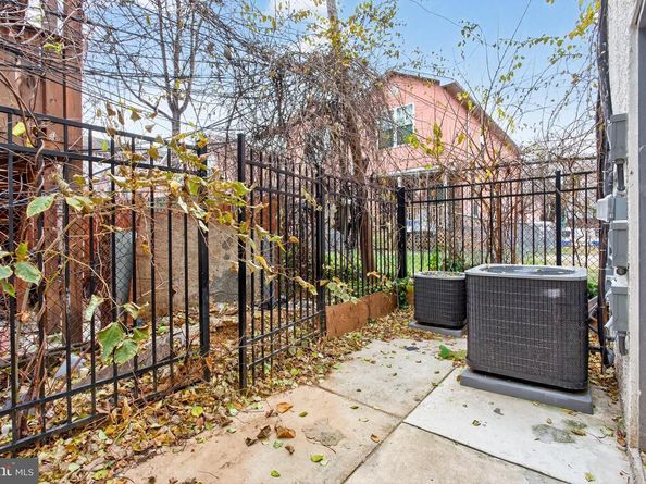 1808 W Susquehanna Avenue, Philadelphia PA 19121