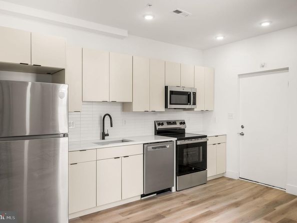 4921 Chester Avenue, Philadelphia PA 19143