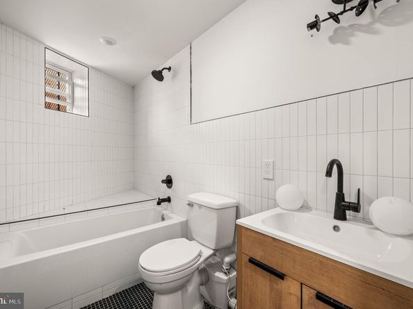 4921 Chester Avenue, Philadelphia PA 19143