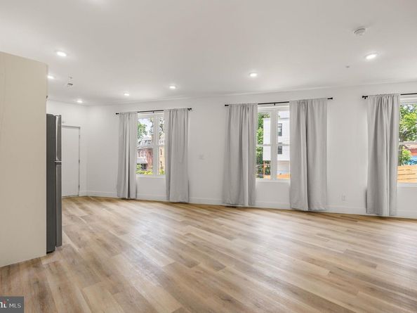 4921 Chester Avenue, Philadelphia PA 19143