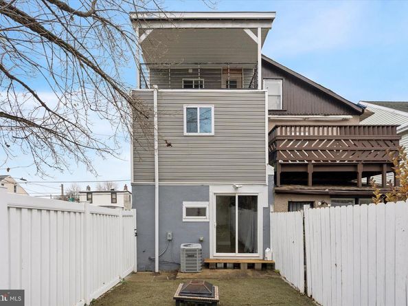 213 E Phil Ellena Street, Philadelphia PA 19119