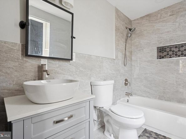 213 E Phil Ellena Street, Philadelphia PA 19119