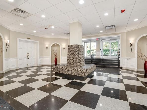 8315 N Brook Lane 21004, Bethesda MD 20814