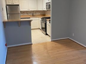 8315 N Brook Lane 21004, Bethesda MD 20814