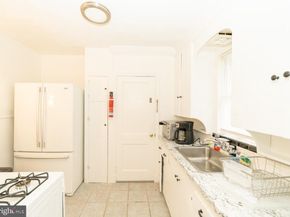 1037 16TH Street S, Arlington VA 22202