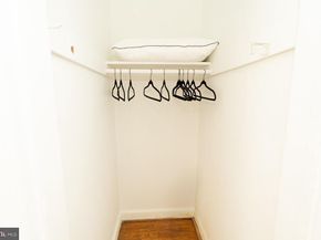 1037 16TH Street S, Arlington VA 22202