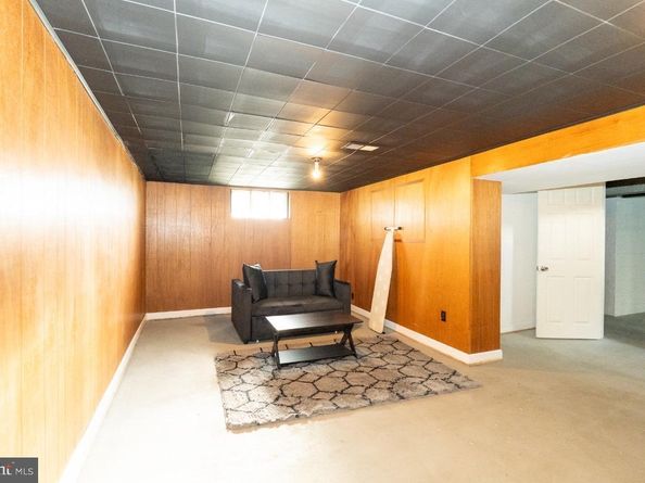 1037 16TH Street S, Arlington VA 22202