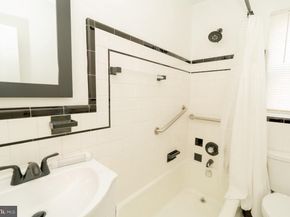 1037 16TH Street S, Arlington VA 22202