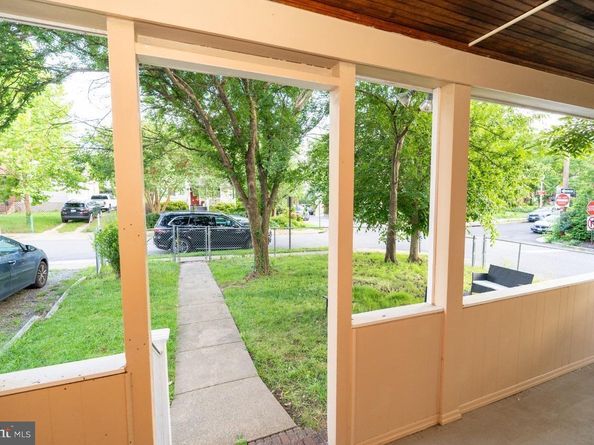 1037 16TH Street S, Arlington VA 22202