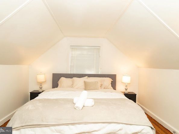 1037 16TH Street S, Arlington VA 22202