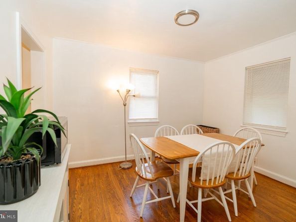 1037 16TH Street S, Arlington VA 22202