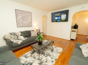 1037 16TH Street S, Arlington VA 22202