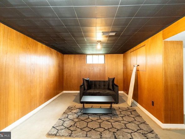 1037 16TH Street S, Arlington VA 22202