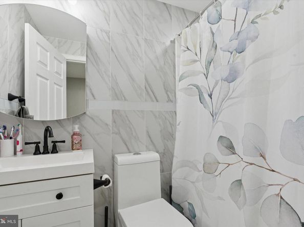 9938 Alicia Street, Philadelphia PA 19115