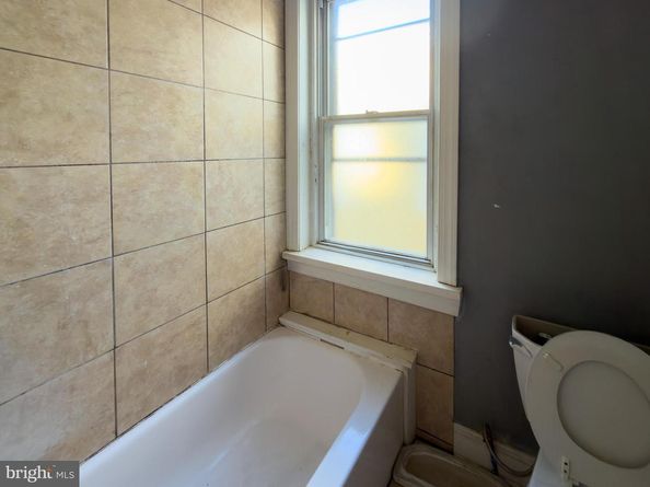 1638 W Victoria Street, Philadelphia PA 19140