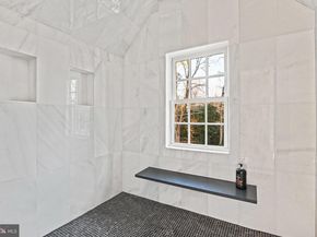 352 Ayr Hill Avenue NE, Vienna VA 22180