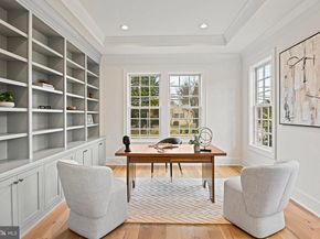 352 Ayr Hill Avenue NE, Vienna VA 22180