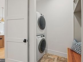 352 Ayr Hill Avenue NE, Vienna VA 22180