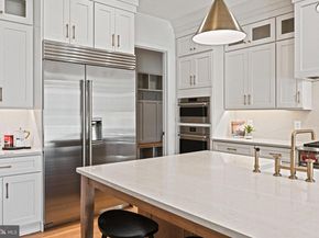 352 Ayr Hill Avenue NE, Vienna VA 22180