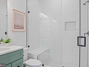 352 Ayr Hill Avenue NE, Vienna VA 22180