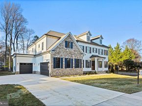 352 Ayr Hill Avenue NE, Vienna VA 22180