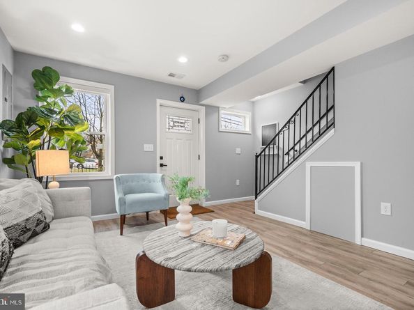 206 34TH Street SE, Washington DC 20019