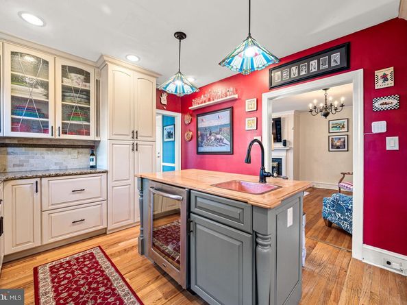 503 E Gravers Lane, Wyndmoor PA 19038