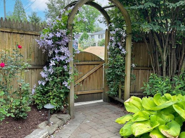 503 E Gravers Lane, Wyndmoor PA 19038