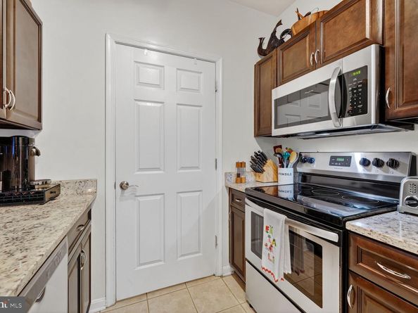 4550 Strutfield Lane 2213, Alexandria VA 22311