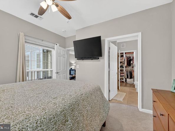 4550 Strutfield Lane 2213, Alexandria VA 22311