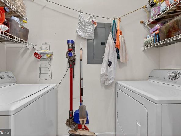 4550 Strutfield Lane 2213, Alexandria VA 22311