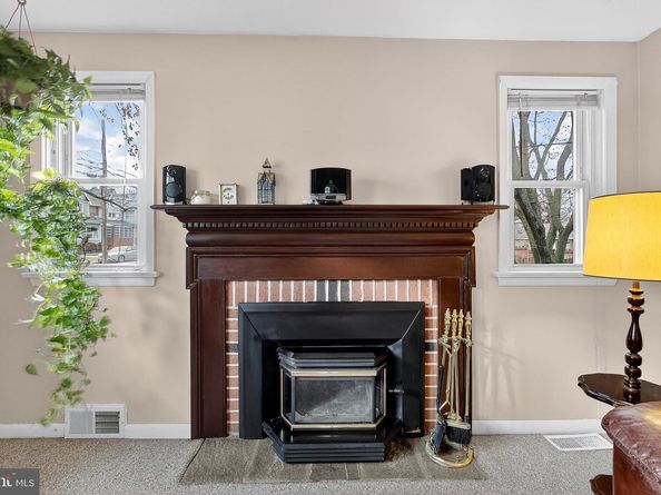 111 E Oak Lane, Glenolden PA 19036