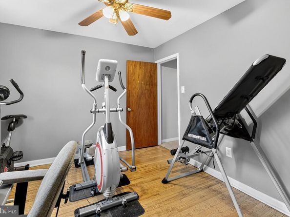 111 E Oak Lane, Glenolden PA 19036