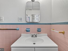 111 E Oak Lane, Glenolden PA 19036