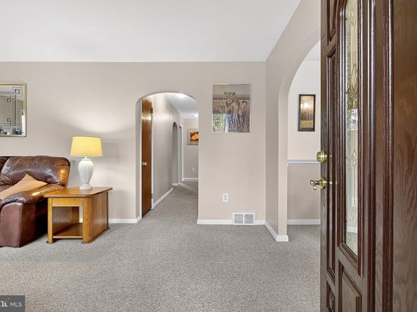 111 E Oak Lane, Glenolden PA 19036