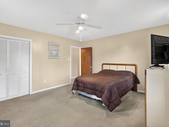 111 E Oak Lane, Glenolden PA 19036