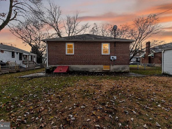 111 E Oak Lane, Glenolden PA 19036