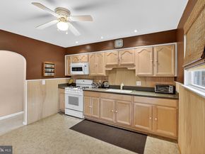 111 E Oak Lane, Glenolden PA 19036