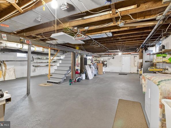 111 E Oak Lane, Glenolden PA 19036