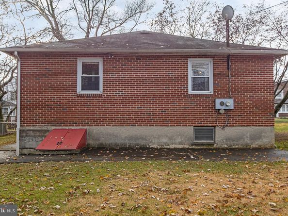 111 E Oak Lane, Glenolden PA 19036