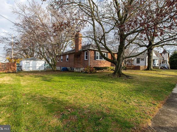 111 E Oak Lane, Glenolden PA 19036