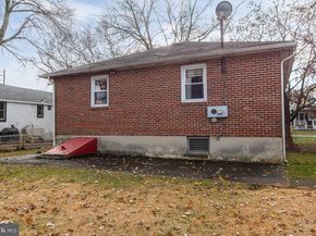 111 E Oak Lane, Glenolden PA 19036