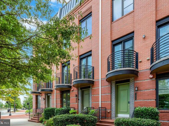 2004 Potomac Avenue, Alexandria VA 22301